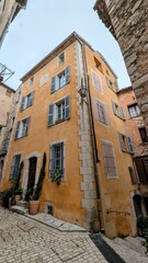 TOURRETTES-SUR-LOUP (Alpes-Maritimes)