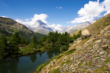 Fototapeta premium Matterhorn mit Grindjisee Reflektor in Zermatt in der Schweiz in den Alpen 
