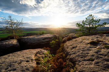 Sonnenuntergang im Nationalpark Sächsische Schweiz in Sachsen Deutschland