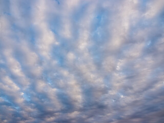 日暮れどきの雲が多い空05