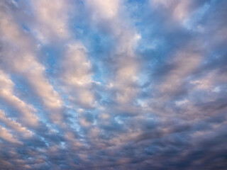 Obraz premium 日暮れどきの雲が多い空14