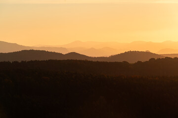 Silhouette des Nationalparks Sächsische Schweiz in Sachsen Deutschland