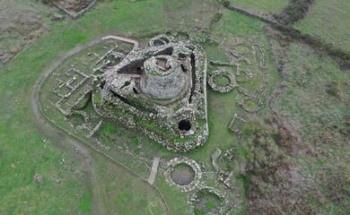 ruines de la civilisation nuragique en Sardaigne 