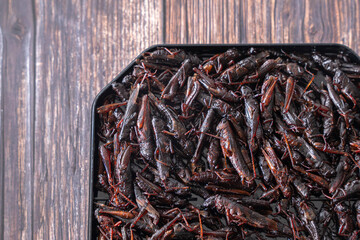 いなごの甘露煮 昆虫食