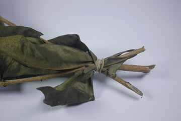 Dried bay leaves are used as a cooking addition