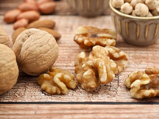 신선한 유기농 견과류 호두 