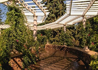 GARDEN WALKWAY