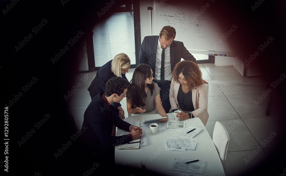 Aufkleber meeting, tablet and business people with paperwork for planning, analysis or online research. office