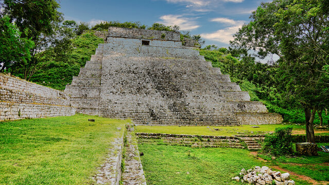 The second Great Pyramid dedicated to Kinich Ahau,the sun god, with the Temple of Macaws on top,30 m high,8th century CE at Uxmal,Near Merida,Yucatan,Mexico