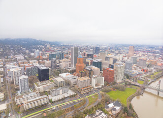 Obraz premium A city view from above with a river running through it