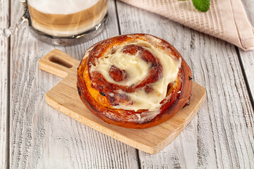 Glazed cinnabon swirl with icing