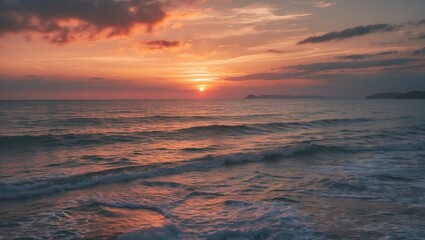 Obraz premium Tranquil Sunset Over Ocean Waves with Dramatic Cloudscape and Golden Horizon in Peaceful Coastal Landscape