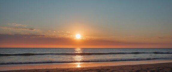 Obraz premium Serene Sunset Over Ocean Waves with Cloudy Sky and Tranquil Beach View