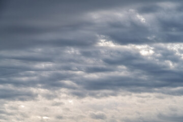 Ciel Tourmenté , Entre Ombres et Lumières