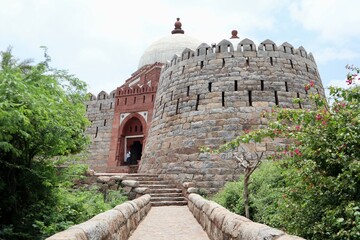 インド　ニューデリー　トゥルガーバード　公園