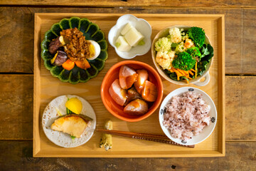 日本の家庭的な夕食