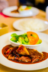 牛ヒレステーキとフォアグラ_サラダ付き