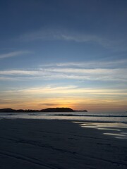 Fototapeta premium Tranquil sunset over the ocean horizon