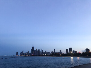 Fototapeta premium View of Chicago Skyline over the Lake