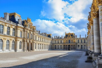 Fototapeta premium Majestic Versailles Palace: A Historical Gem of Ancient Architecture in France
