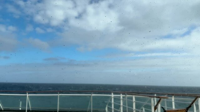 Auf dem Schiffsdeck