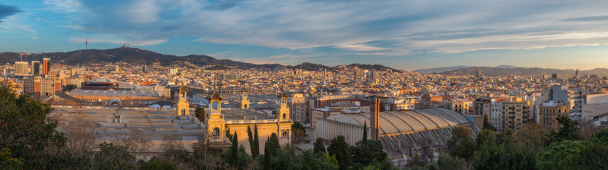 Obraz premium Barcelona - The panorama of the city in the morning light.
