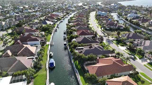 boating community with canal in South Florida off of the Manatee River in Bradenton