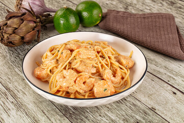 Pasta spaghetti with prawn and cream