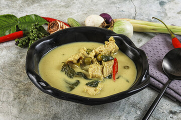 Thai green chicken curry with coconut