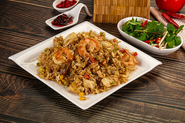 Vietnamese fried rice with prawn and squid Kom Ran
