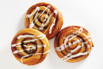 Puff pastry cinnamon buns