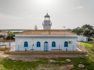 Faro de El Rompido en la ciudad de Cartaya, provincia de Huelva, Andalucía