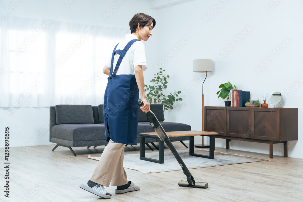 Aufkleber 掃除機、掃除、女性、コードレス、清掃、家事、家事代行、ハウスキーパー、家政婦、日本人、エプロン、アルバイト、仕事、インテリア、部屋、室内、明るい、清潔、ライフスタイル、主婦、業者、代行、家電、スマート、ワイヤレス、サイクロン、スティッククリーナー、吸引力、フローリング、サービス、サポート、綺麗好き、ハウスクリーニング、スタッフ、ミドルエイジ、ミドル、中高年、清掃員、便利屋、片付け、住宅、住まい、暮