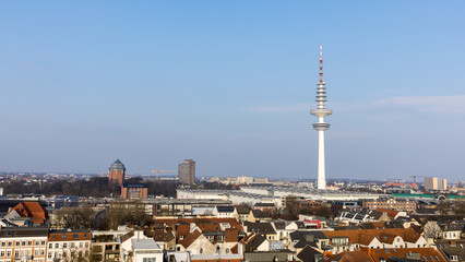 Hamburg / Deutschland - Feb 10, 2025: Panorama mit dem Fernsehturm Hamburg (Tele-Michel genannt)