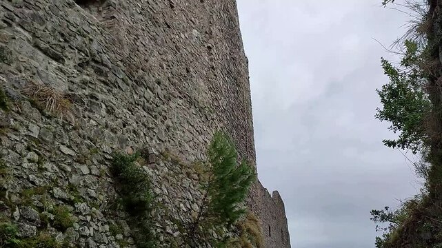 Salerno - Panoramica della torre maior del Castello di Arechi dal fossato