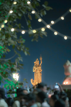 Golden Shiva Statue at Sursagar Vadodara, Gujarat, India | Shivji in gold