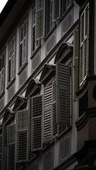 Fototapeta premium Finestre con persiane