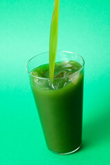 グラスに注いだ青汁　Aojiru (green juice) poured into a glass