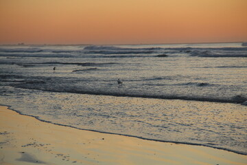 amanhecer na praia do cassino, rio grande do sul 