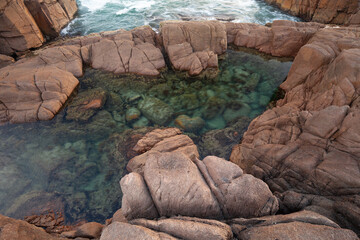 Herz in Stein – Smaragdgrüner Naturpool an Australiens Küste
