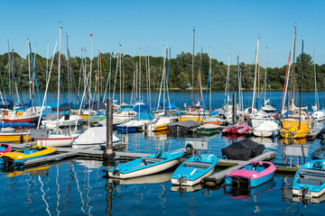 Obraz premium Sailboats at Xantener Südsee Marina, Germany