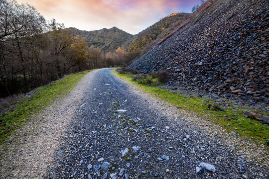 Camino de la presa de La Parra