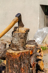 Drewno i siekiera &ndash; tradycyjne przygotowanie opału
