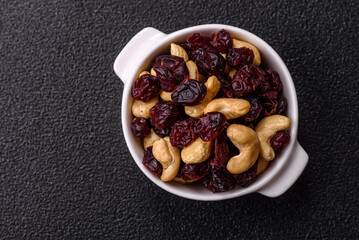 Mixture of roasted cashews and dried cranberries