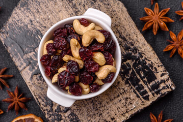 Mixture of roasted cashews and dried cranberries