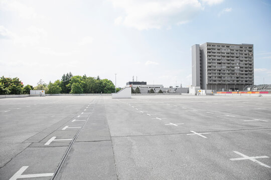 Empty park deck with surroundings