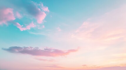 Obraz premium Pink and Blue Sky with Wispy Clouds and Light
