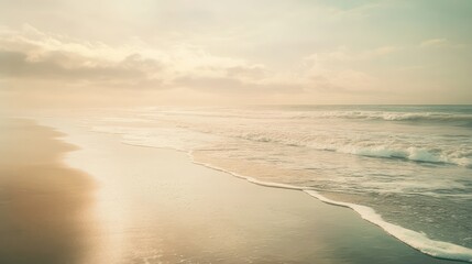 Obraz premium Serene Beach Scene Featuring Gentle Waves and Beautiful Skies