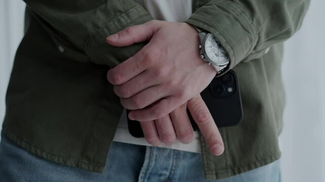 phone, smartphone, gadget, queue, wait, man, call, hands, palms, clasped hands, men's hands, men's palms, business, businessman, waiting, mobile phone, mobile, touch phone, screen, display, phone