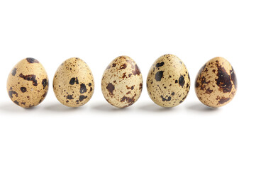 Obraz premium Many fresh quail eggs on white background